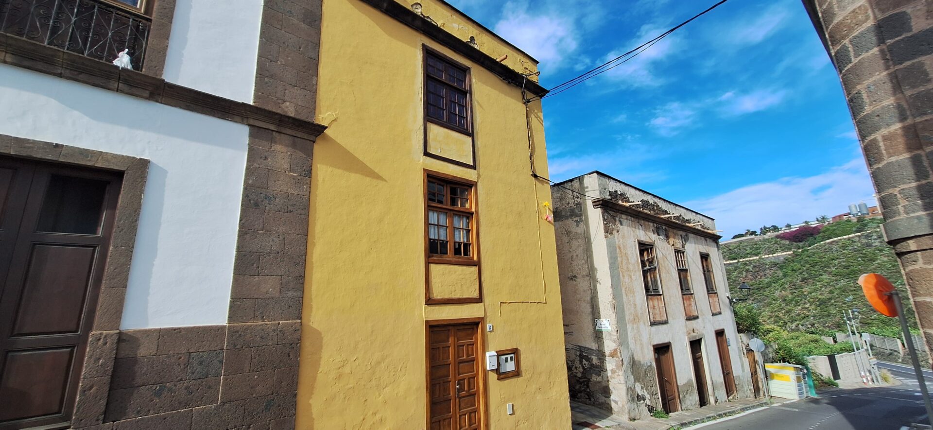 La primera escuela mixta