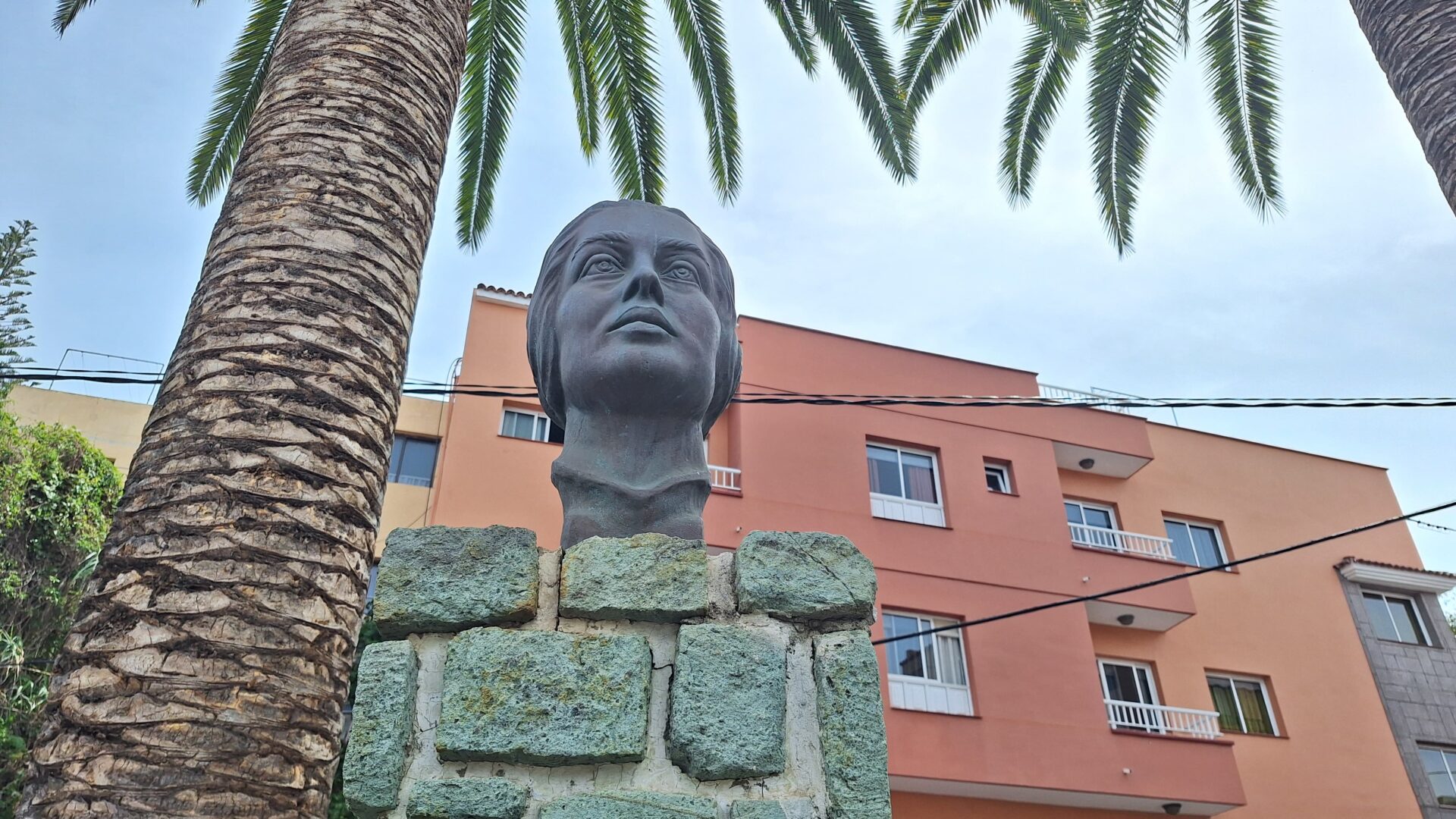 Plaza Ángeles Machado